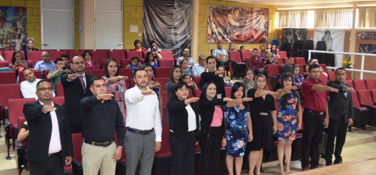27 NUEVOS MAESTROS EN EDUCACIÓN RINDEN PROTESTA EN UPNECH CAMPUS PARRAL 27 NUEVOS MAESTROS EN EDUCACIÓN RINDEN PROTESTA EN UPNECH CAMPUS PARRAL